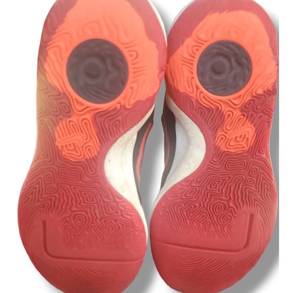 Nike | Renew Black and Red Basketball Shoes | Size 7 - Picture 5 of 6